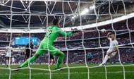 One of the many missed chances: Harry Kane